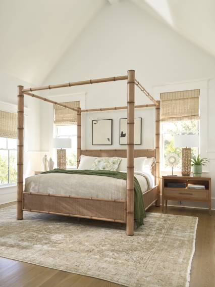 Islandia Canopy Bed