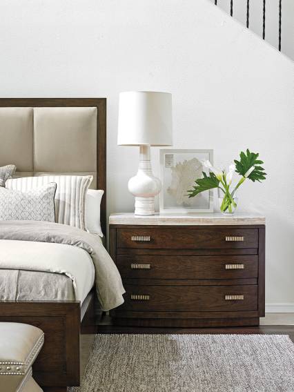 Pershing Bachelors Chest