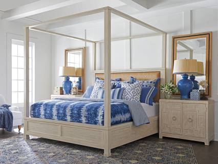 Shorecliff Canopy Bed