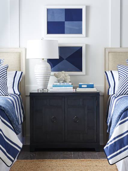 Collins Bachelors Chest