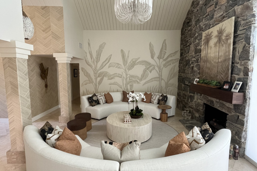 A Palm Springs Oasis in Old Las Palmas: The Alston Sectional Takes Center Stage