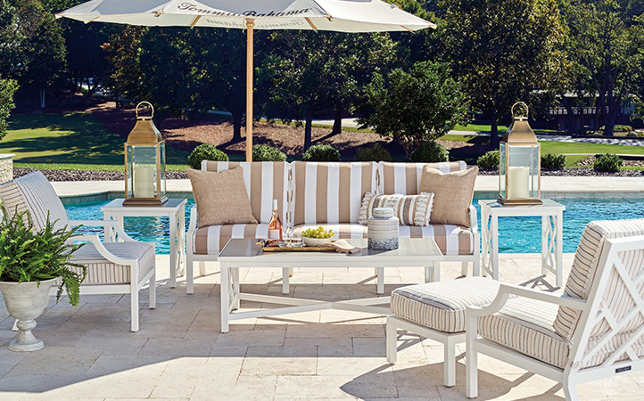 Island Classic outdoor living room scene.